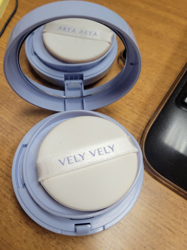 Vely Vely Glacial Water Sun Cushion SPF 50+ PA+++ review photo by Skincareverse