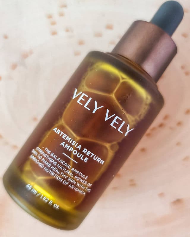 Vely Vely Artemisia Return Ampoule review photo by SkincerelyKeeli