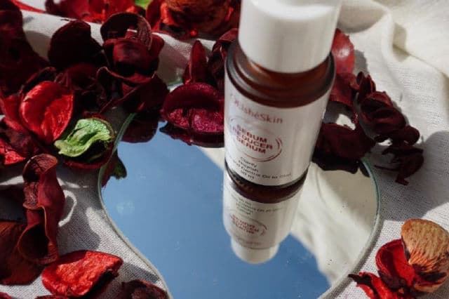 ElsheSkin Sebum Reducer Serum review photo by Skindnotes