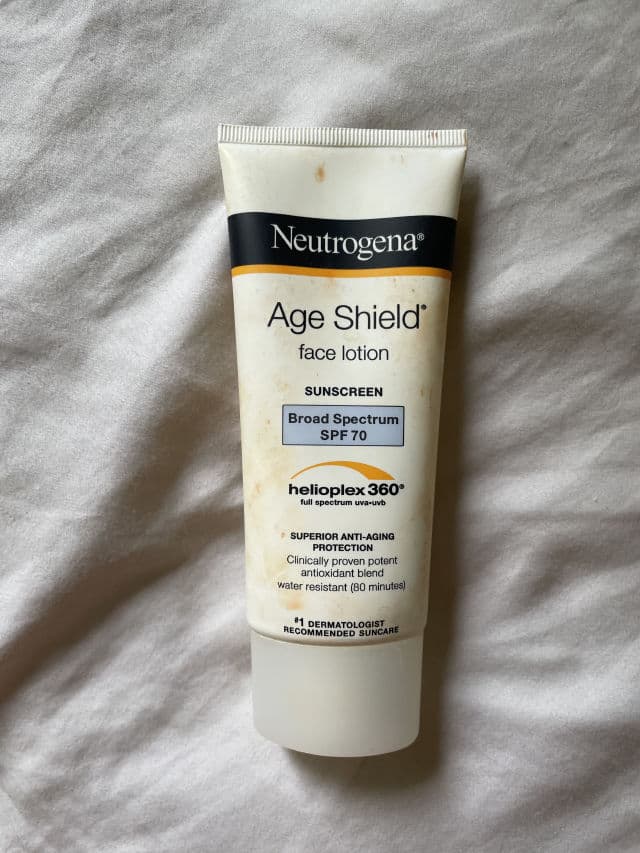 Neutrogena Age Shield Anti-Oxidant Face Lotion Sunscreen Broad Spectrum SPF 70 review photo by Rrynskin