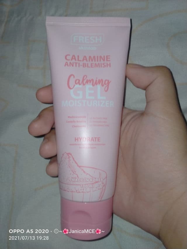 Fresh Skinlab Calamine Anti Blemish Gel Moisturizer review photo by Skyline