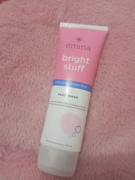 Emina Bright Stuff for Acne Prone Skin Face Wash review photo by Smoothie