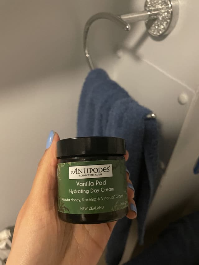 Antipodes Vanilla Pod Hydrating Day Cream review photo by Stef2588