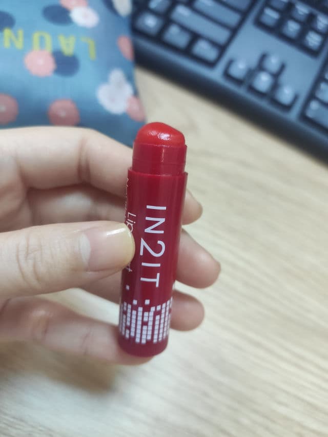 IN2IT Lip Treat SPF 20 PA++ Raspberry review photo by Stepfhanie
