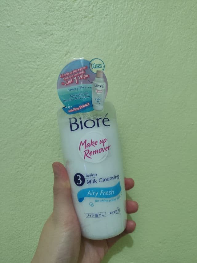Biore 3 Fusion Milk Cleansing Makeup Remover (Airy Fresh) review photo by Stepfhanie