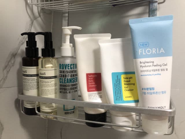TONYMOLY Floria Brightening Hyaluron Peeling Gel review photo by Suckerforskincaree