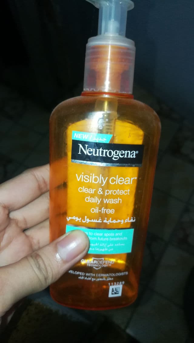Neutrogena Visibly Clear Spot Proofing Daily Wash review photo by Sumbs
