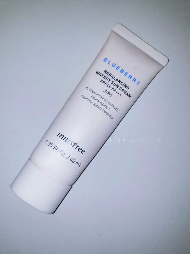 INNISFREE Blueberry Rebalancing Watery Sun Cream SPF37 review photo by SushiRiya