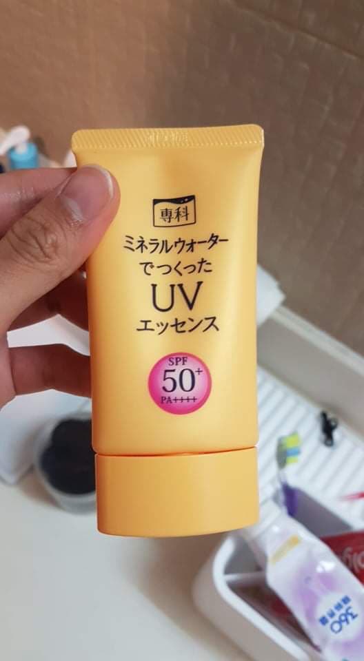 Senka Mineral UV Essence SPF50+ review photo by Sydney