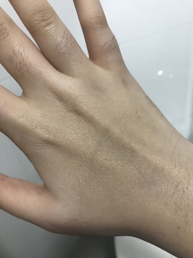 Nivea Protect & Moisture Moisturising Sunscreen Pump SPF50+ review photo by Sydney