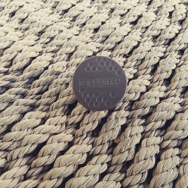 Burt's Bees Conditioning Lip Scrub review photo by TheEpidermian