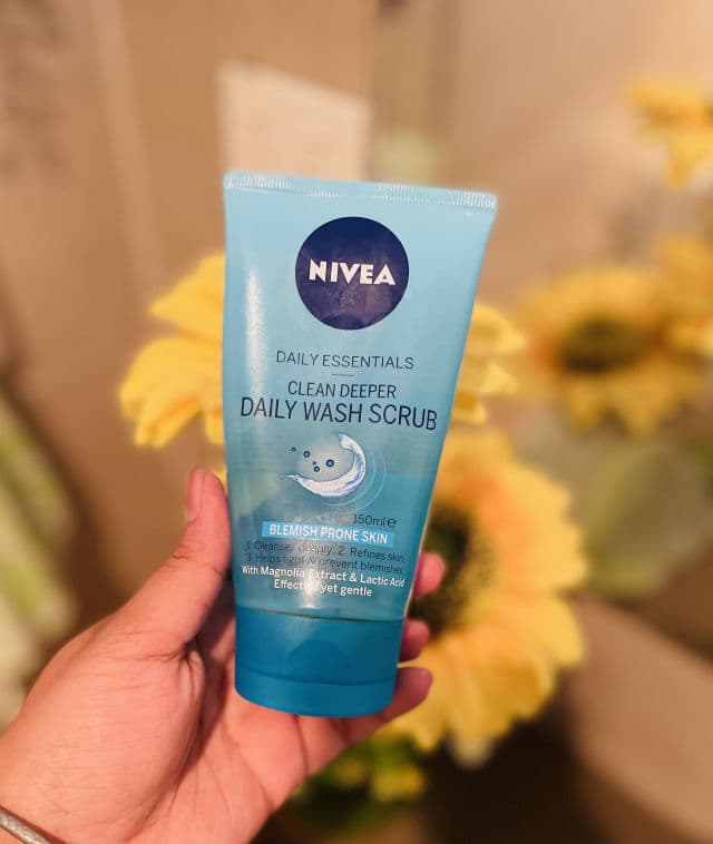 Nivea Anti-Blemish Daily Wash Scrub review photo by TDK