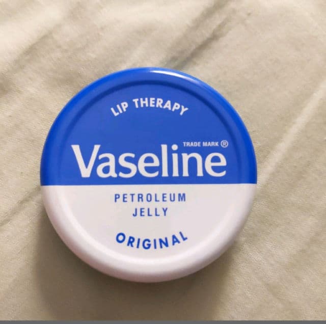 Vaseline Lip Moisturizer Tin Original review photo by TheLittleChikk