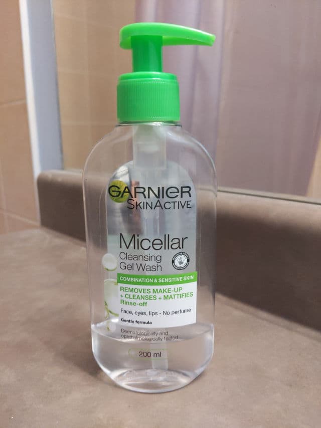 Garnier Micellar Cleansing Gel Wash For Combination Skin review photo by TheLittleChikk