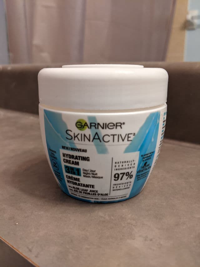 Garnier Hydrating 3-in-1 Face Moisturizer with Aloe review photo by TheLittleChikk