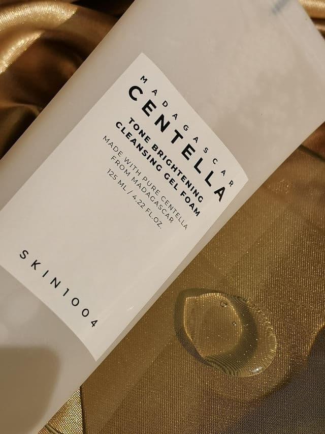 SKIN1004 Madagascar Centella Tone Brightening Cleansing Gel Foam review photo by Trace