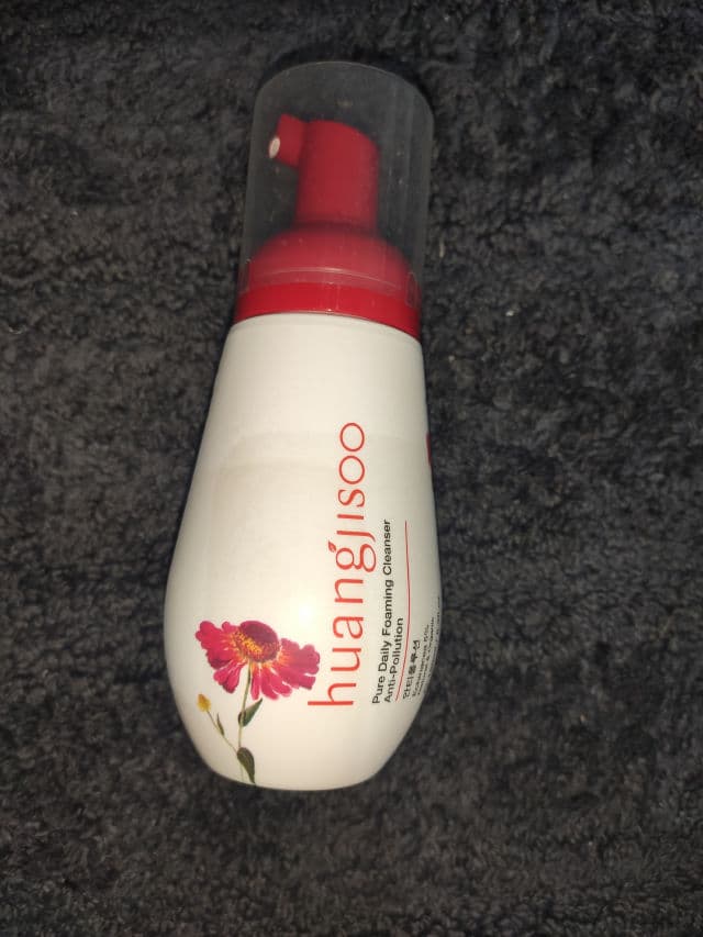 Huangjisoo Pure Daily Foaming Cleanser Anti-Pollution Vendor review photo by Troncoso