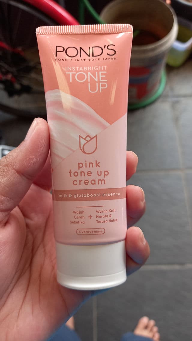 Pond's White Beauty InstaBright Tone Up Milk Foam review photo by Tyaa
