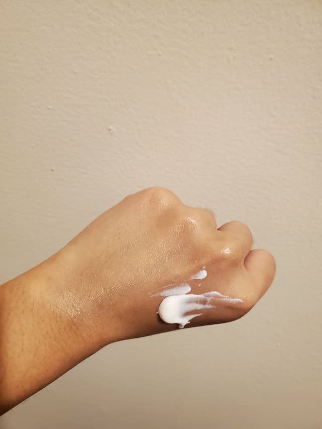 Neutrogena Ultra Sheer Dry-Touch Sunscreen Broad Spectrum SPF 55 Helioplex review photo by Valeriia2