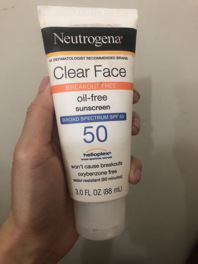 Neutrogena Sensitive Skin Sunscreen Lotion SPF 60+ review photo by VanesaG