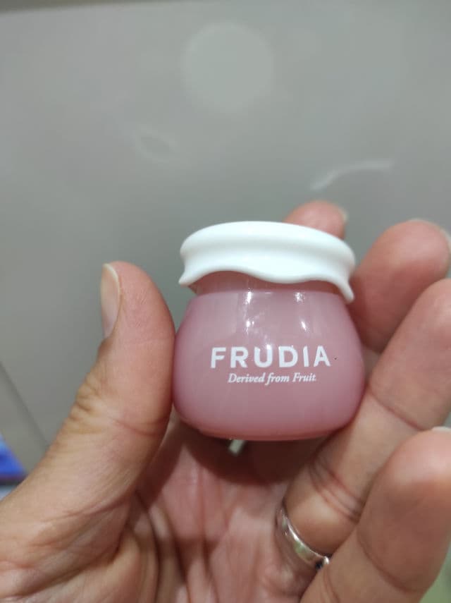 Frudia Pomegranate Nutri-Moisturizing Cream review photo by Vane1980