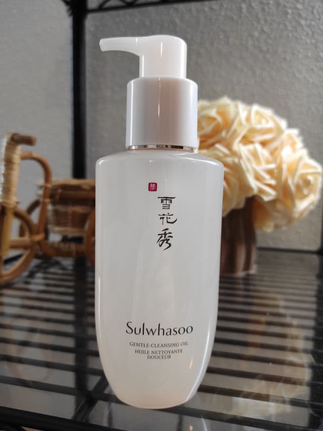 Sulwhasoo Gentle Cleansing Oil EX review photo by Viktoryia