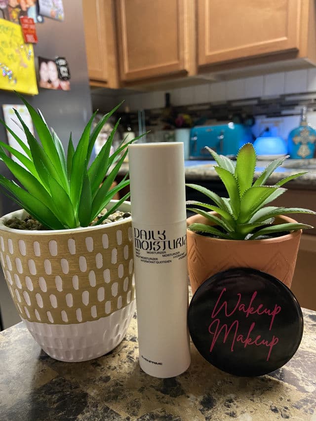 Evenprime Daily Moisturizer review photo by WakeupMakeup