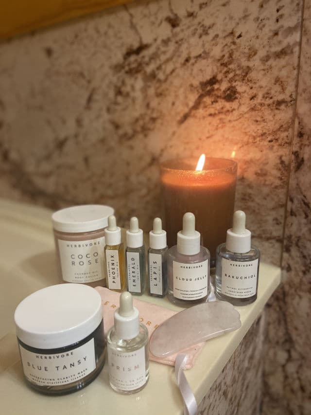 Herbivore Botanicals Lapis Blue Tansy Face Oil review photo by WakeupMakeup