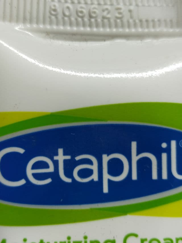 Cetaphil Hydrating Eye-Cream Serum review photo by Yanyeee