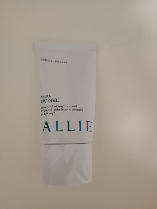 Allie Extra UV Gel SPF50 + PA ++++ review photo by Yeejiamin