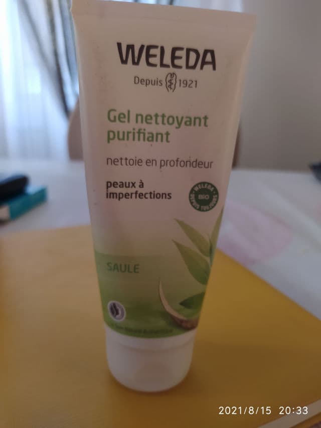 Weleda Purifying Gel Cleanser review photo by Yeyepearl