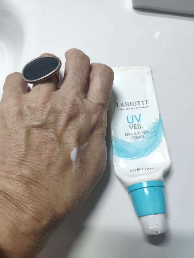 LABIOTTE UV Veil Cooling Sun Fluid SPF50+ PA++++  review photo by Yoltrece