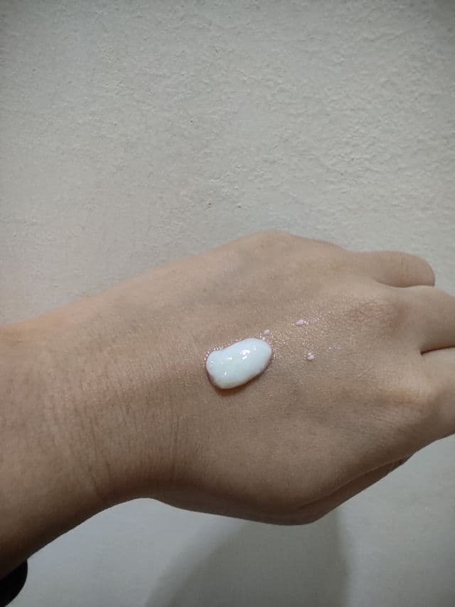 Biore Aqua Rich Watery Essence Cool with SPF50+PA++++ review photo by Yuppy