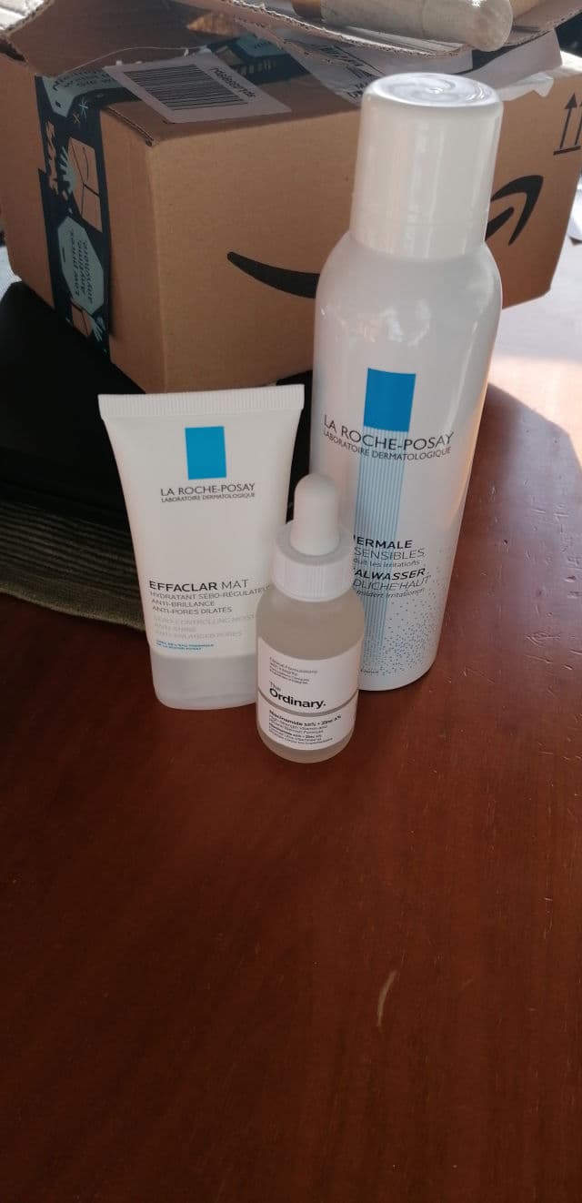 La Roche-Posay Effaclar Mat Oil-Free Mattifying Moisturizer review photo by ZoeLu
