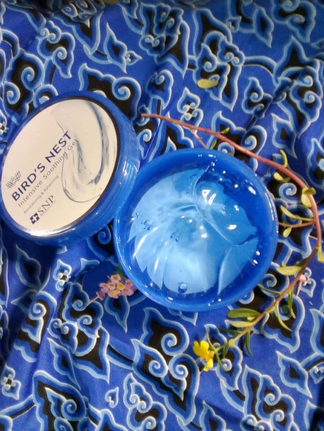 SNP Bird’s Nest Soothing Gel review photo by Zulfaa