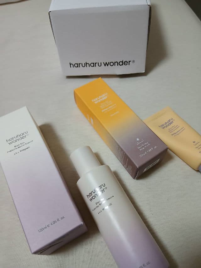 HaruHaru WONDER Black Rice Moisture Airyfit Sunscreen SPF50+/PA++++ review photo by yuriloveju