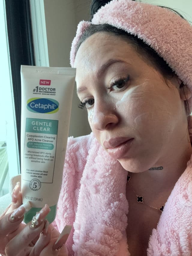 Cetaphil Gentle Clear Clarifying Acne Cream Cleanser review photo by Diadenis