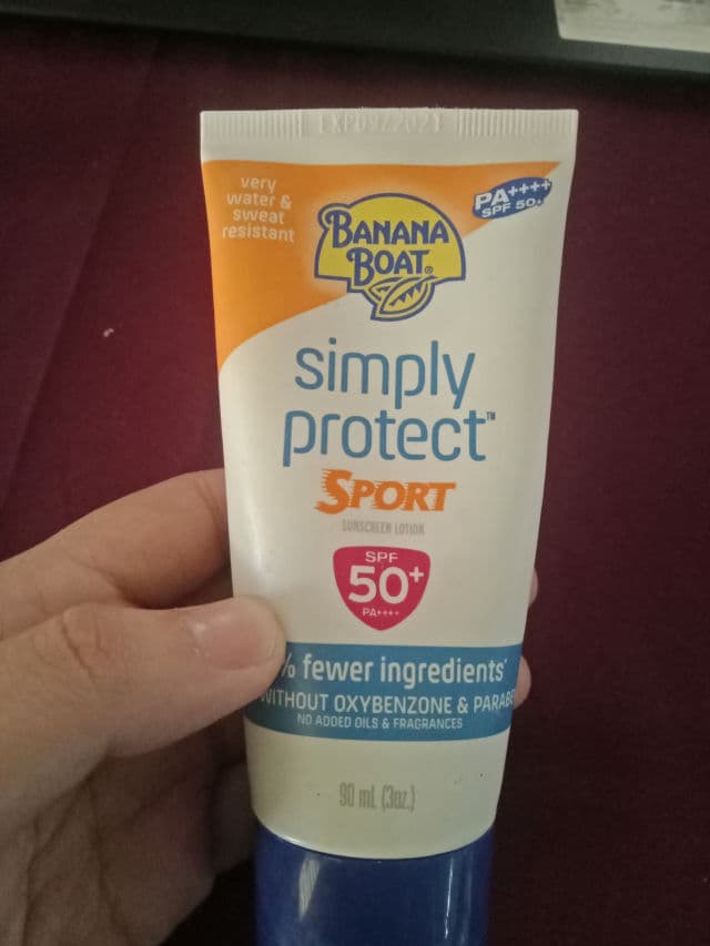 Banana Boat Simply Protect Sport Sunscreen Lotion SPF 50+ review photo by addictedtoskincare