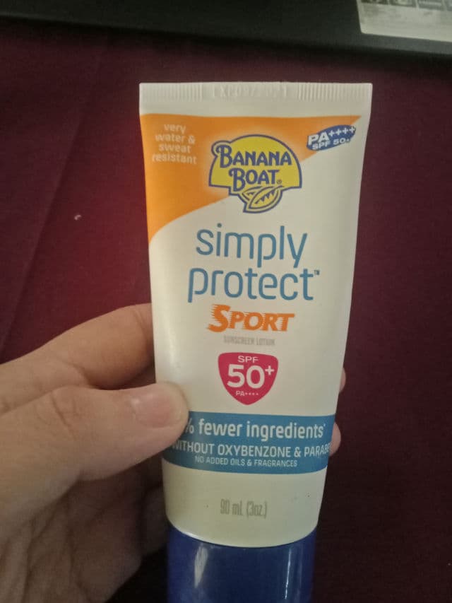 Banana Boat Simply Protect Sport Sunscreen Lotion SPF 50+ review photo by addictedtoskincare