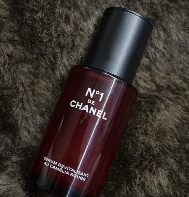 Chanel N°1 De Chanel Red Camellia Revitalizing Serum review photo by itsnebraaska