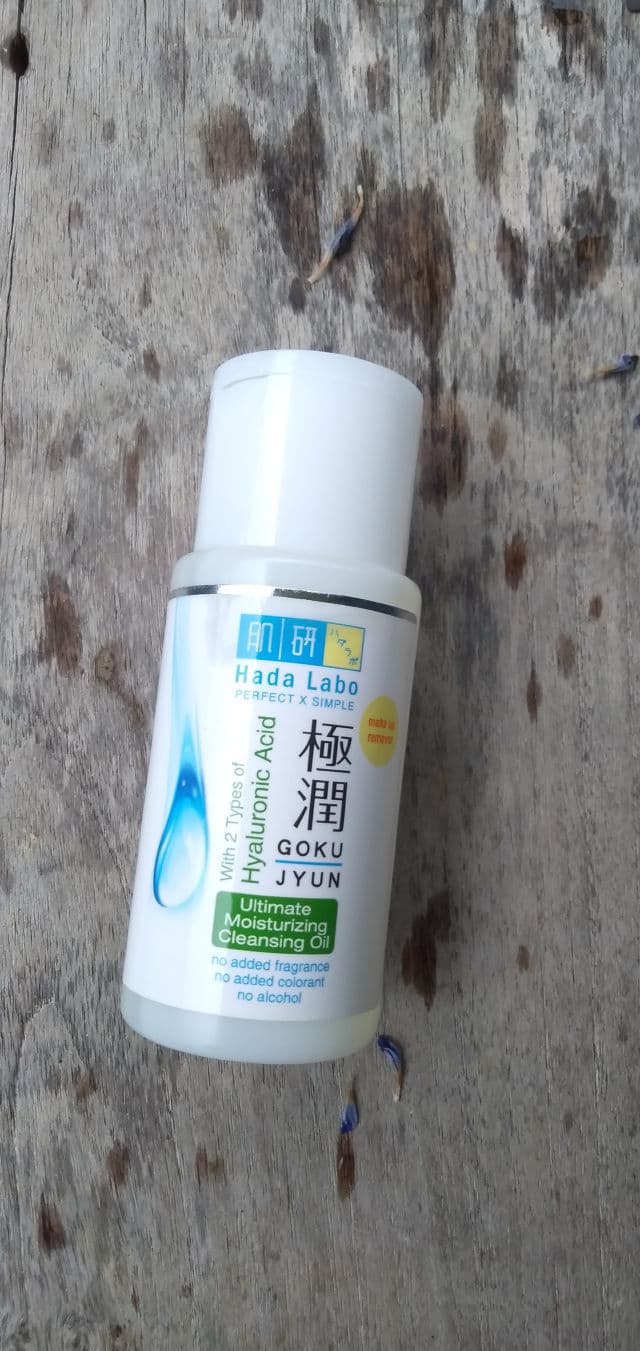 Hada Labo Gokujyun Ultimate Moisturizing Cleansing Oil review photo by aiinaya
