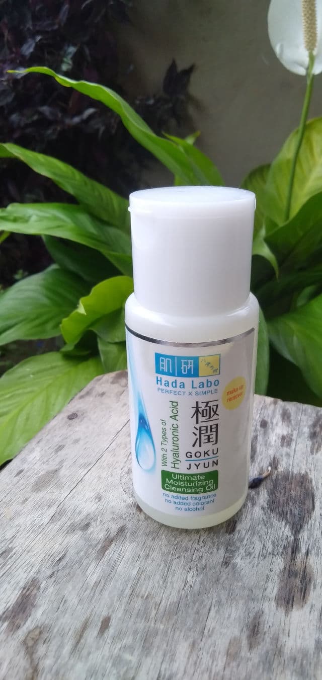 Hada Labo Gokujyun Ultimate Moisturizing Cleansing Oil review photo by aiinaya