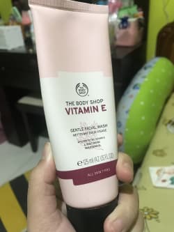 The Body Shop Vitamin E Gentle Facial Wash review photo by ajengyf