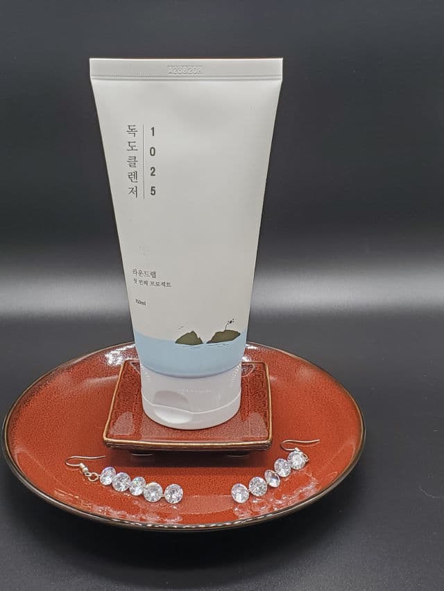 Round Lab 1025 Dokdo Cleanser review photo by alena07112