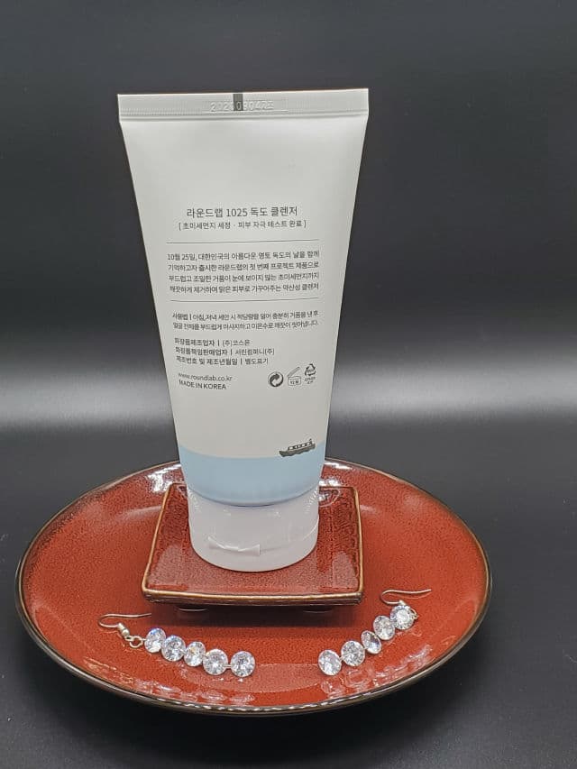 Round Lab 1025 Dokdo Cleanser review photo by alena07112