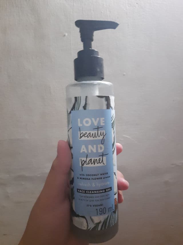 Love Beauty and Planet Refresh and Hydrate - Coconut Oil & Mimosa Face Cleansing Gel review photo by alifa0509