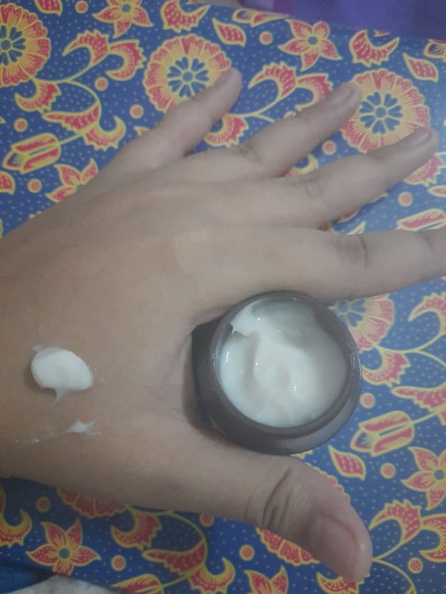 INNISFREE Black Tea Youth Enhancing Cream review photo by alifa0509