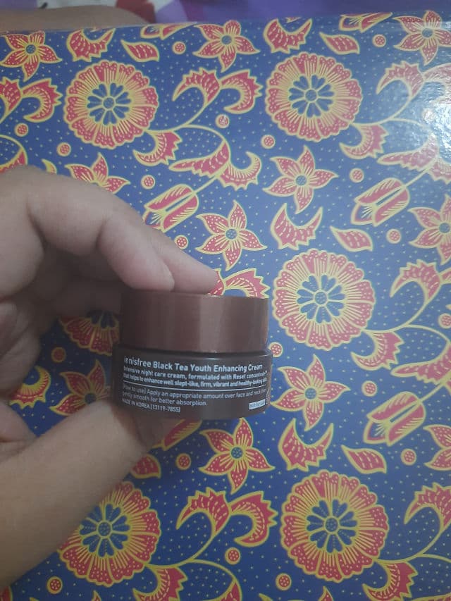 INNISFREE Black Tea Youth Enhancing Cream review photo by alifa0509