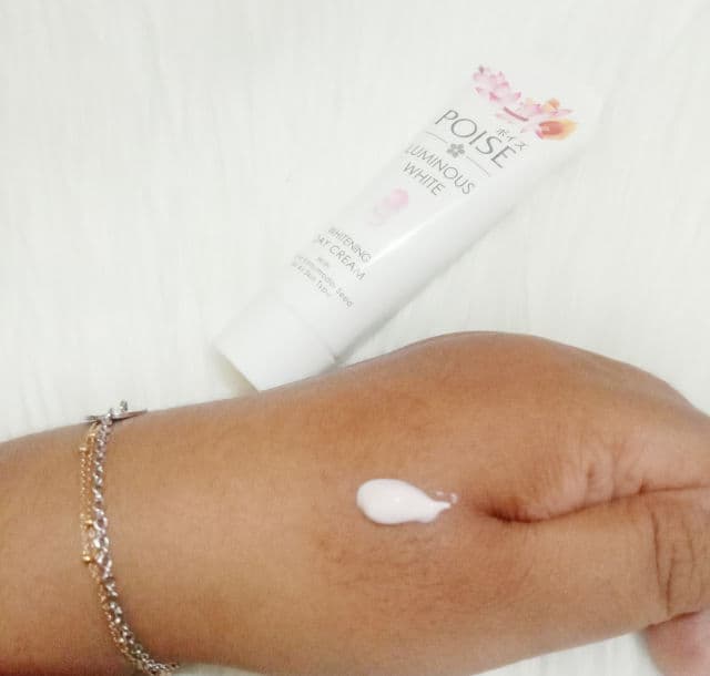 POISE Luminous White Whitening Day Cream SPF 19 review photo by ameliaoktarija