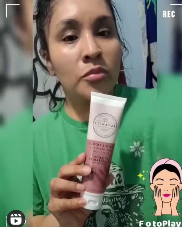 Botanics Revive & Protect Postbiotic Cleanser review photo by amhyreviews